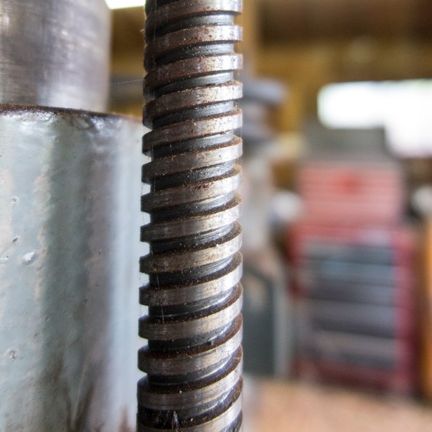 WEB_twisty metal tube